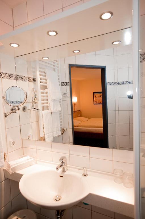 Akzent Hotel Hubertus Melle Bagian luar foto